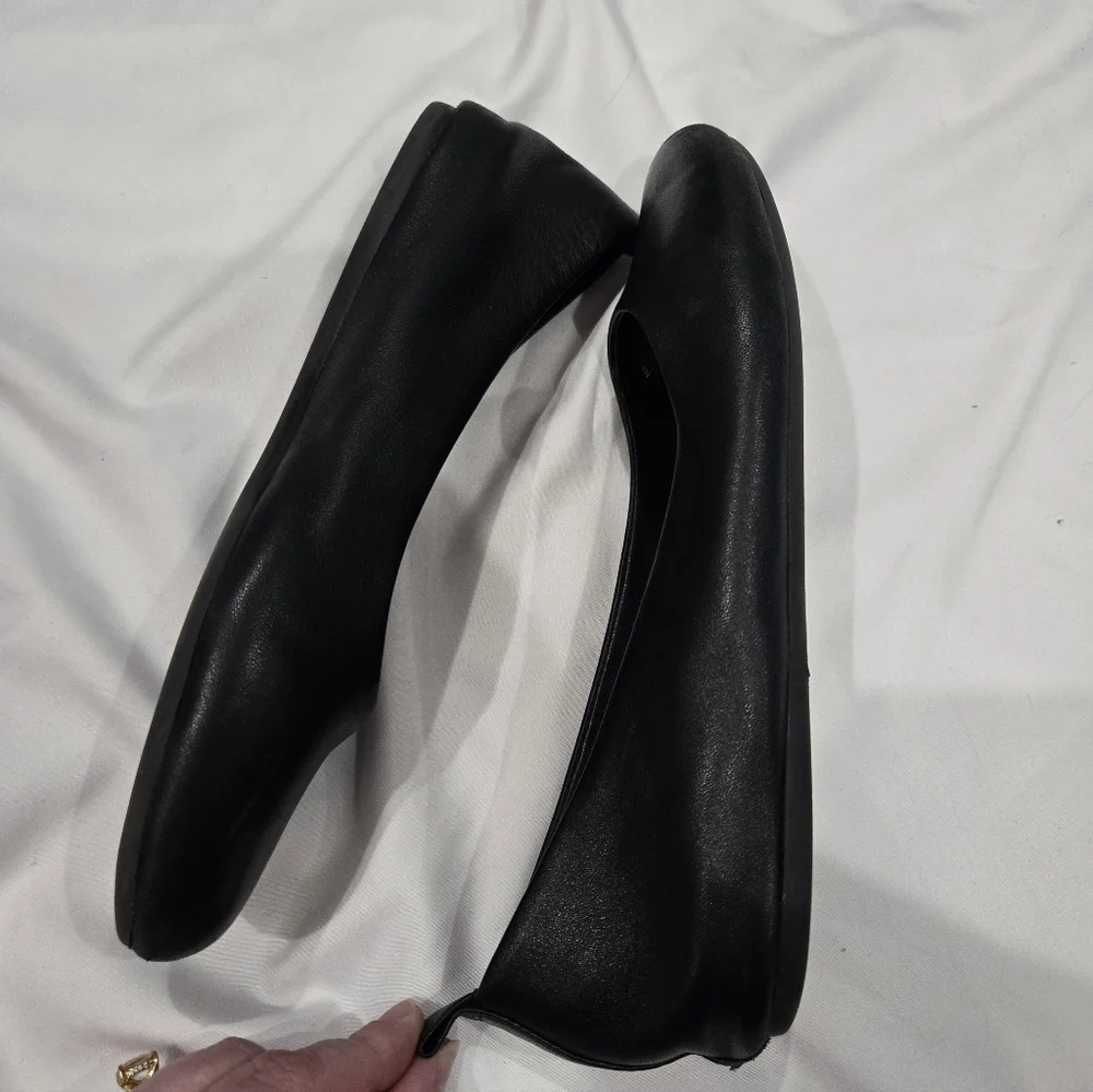 Andre Assous Black Nalah Leather Flats Size 9 - Picture 6 of 8